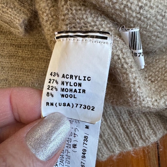 Zaraknit, Lightweight, Tan Sweater - Picture 4 of 5